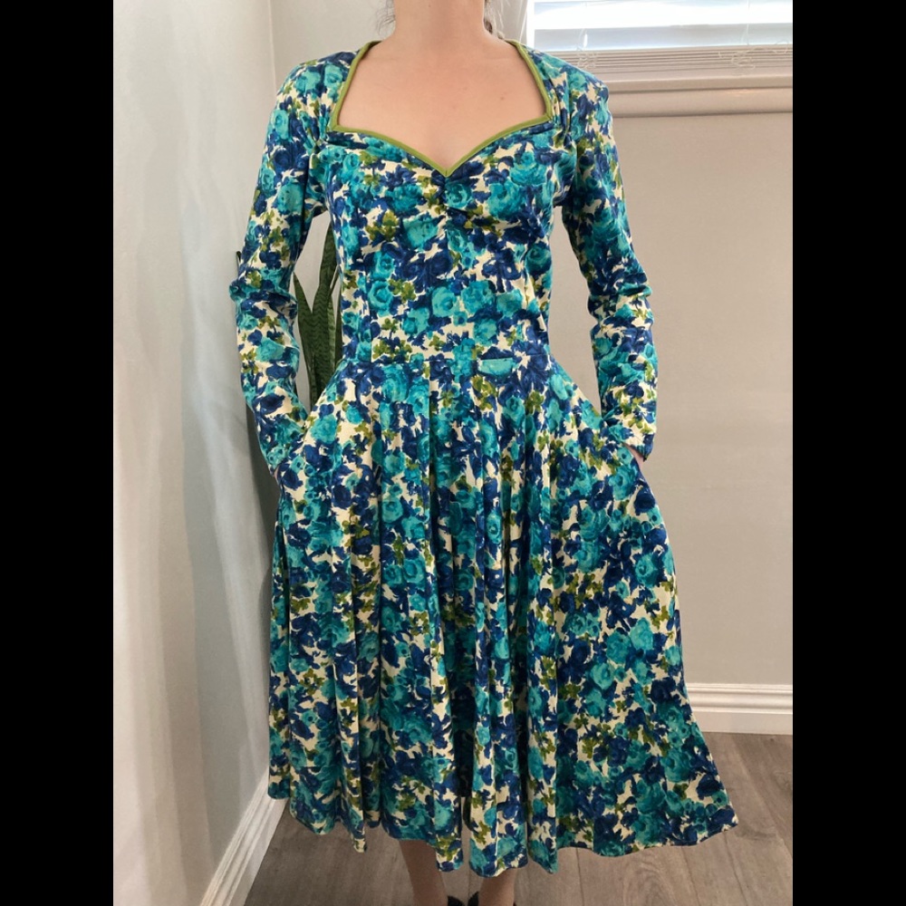 Pinup couture, lightly worn, pockets